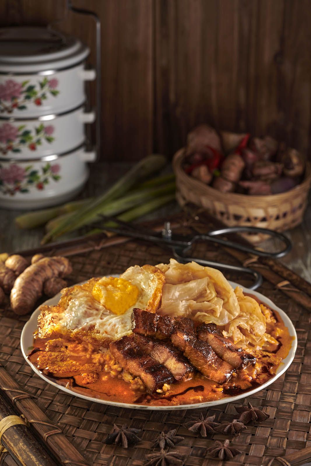 Scissors-Cut curry rice with braised pork belly