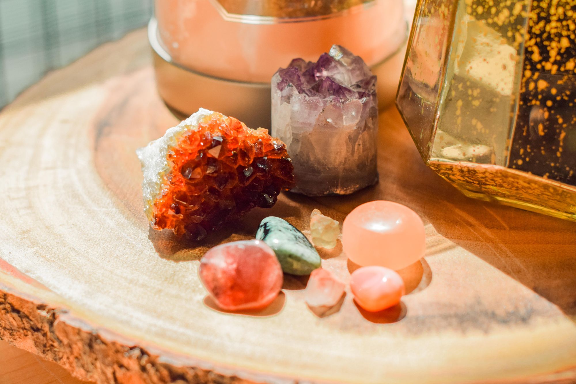 Healing crystals each contain various effects and healing purposes