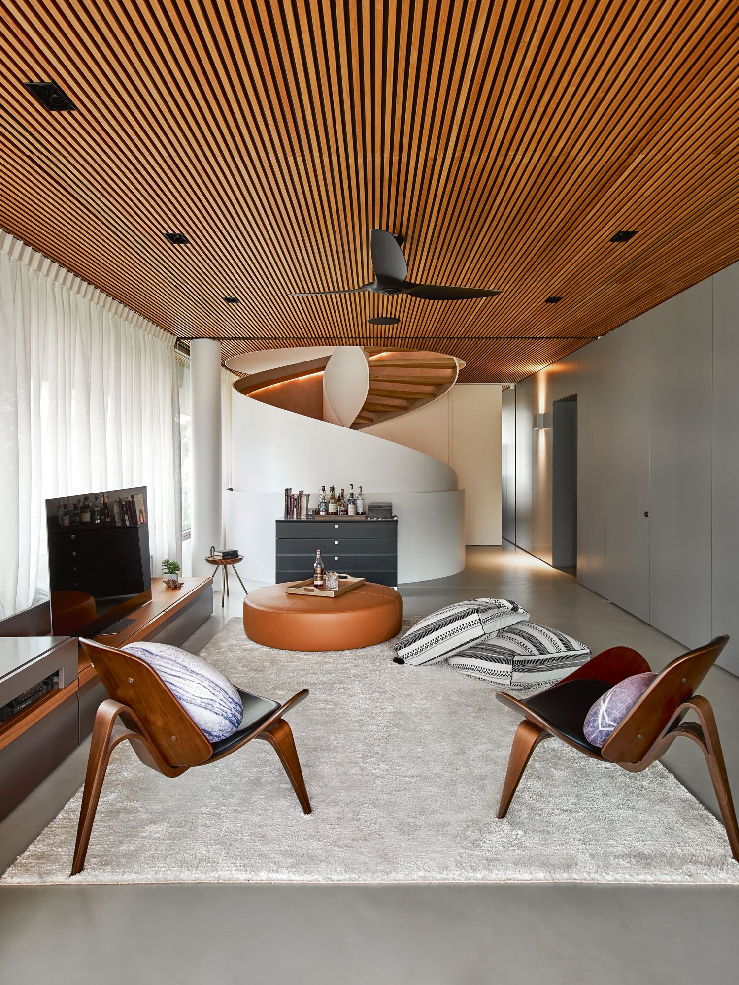 This second-storey lounge often hosts family bonding sessions and drinks gatherings with friends