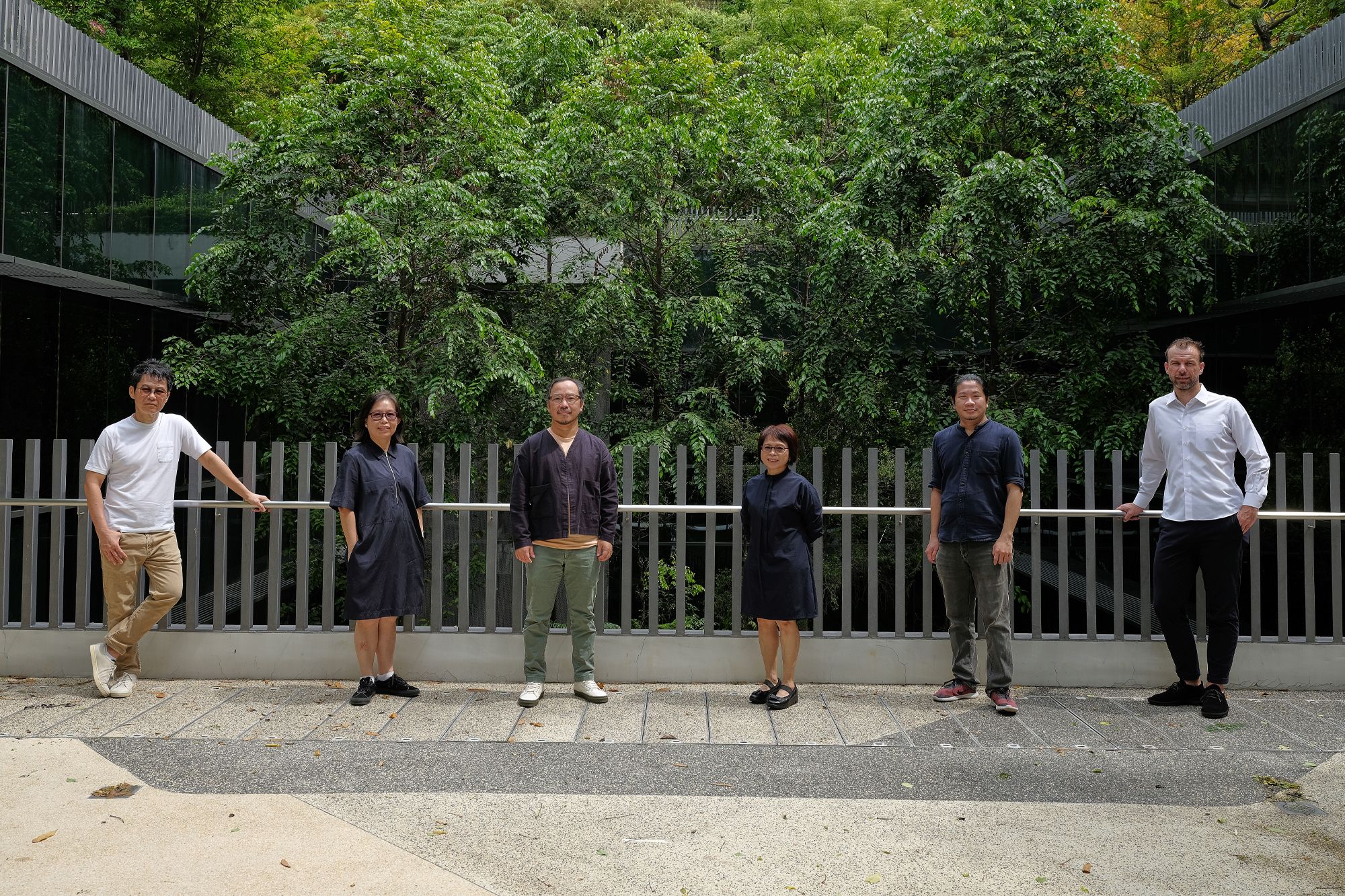 Wong Mun Summ, Pearl Chee, Sofwan, Kwong Lay Lay, Goh Soon Kim and Jonathan Hooper at WOHA Architects Image: Courtesy of DesignSingapore