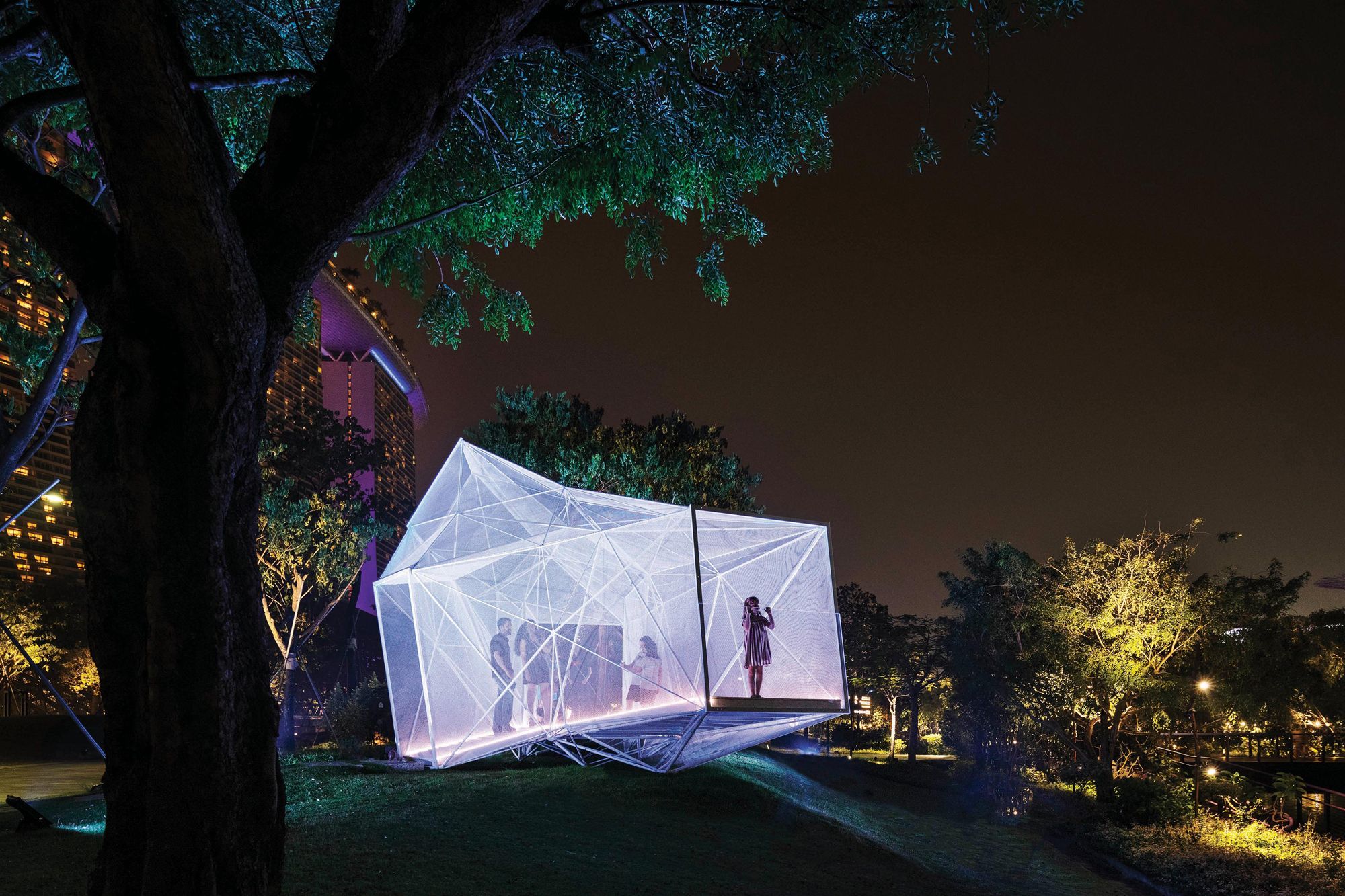 The structure is equally stunning at night as it is in the day Image: Courtesy of DesignSingapore