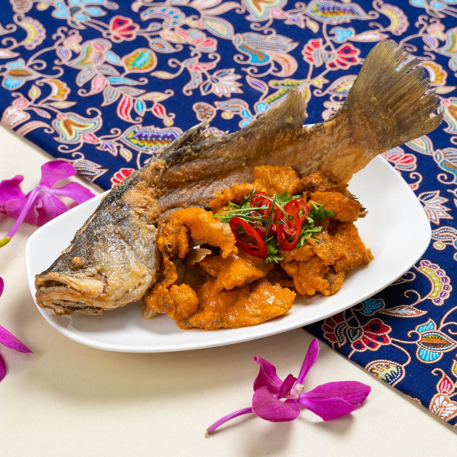 Dry red curry seabass