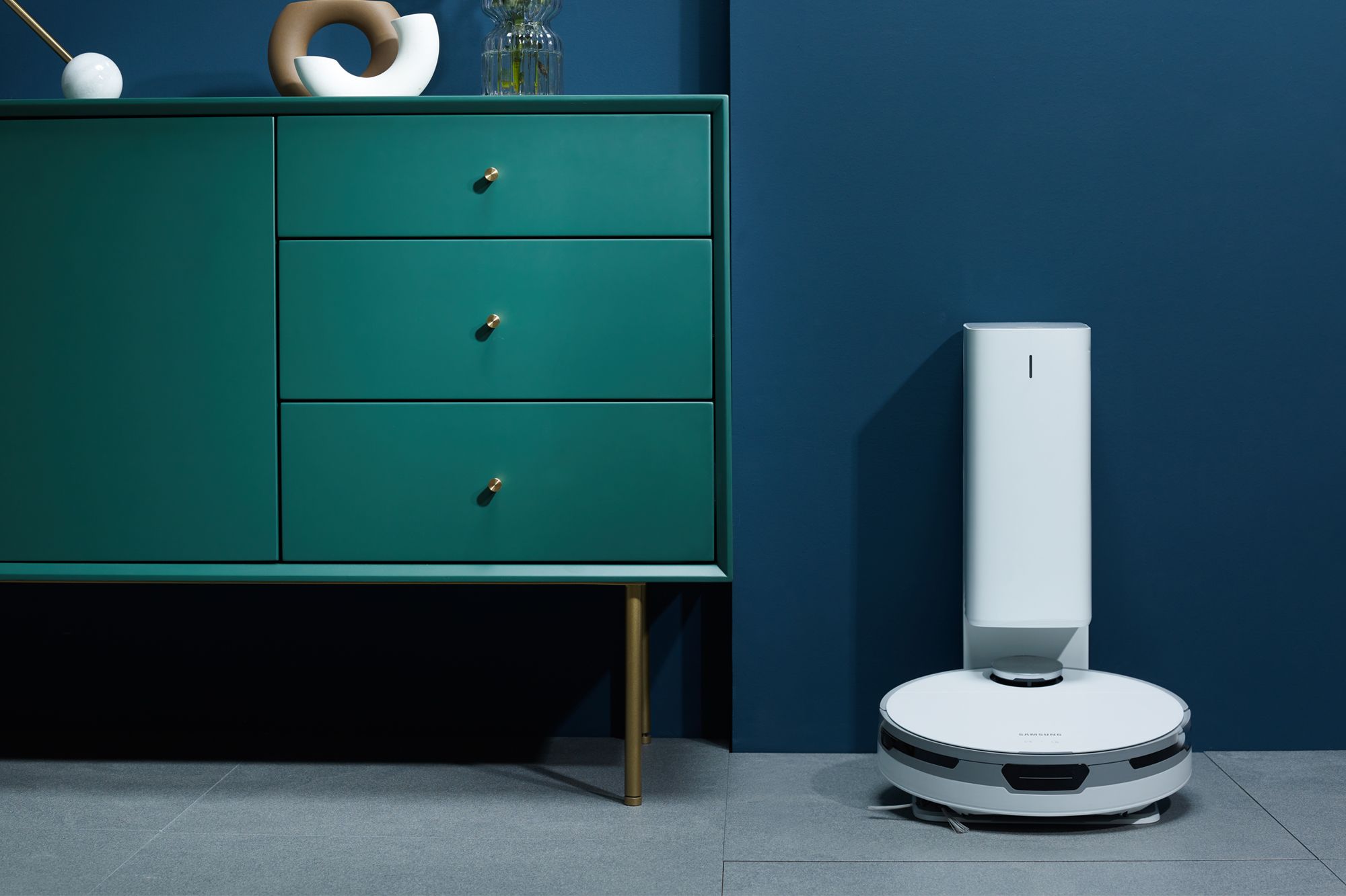 The Clean Station that comes equipped wth Samsung's JetBot+ recharges and removes dust efficiently from the vacuum cleaner Image: Courtesy of Samsung