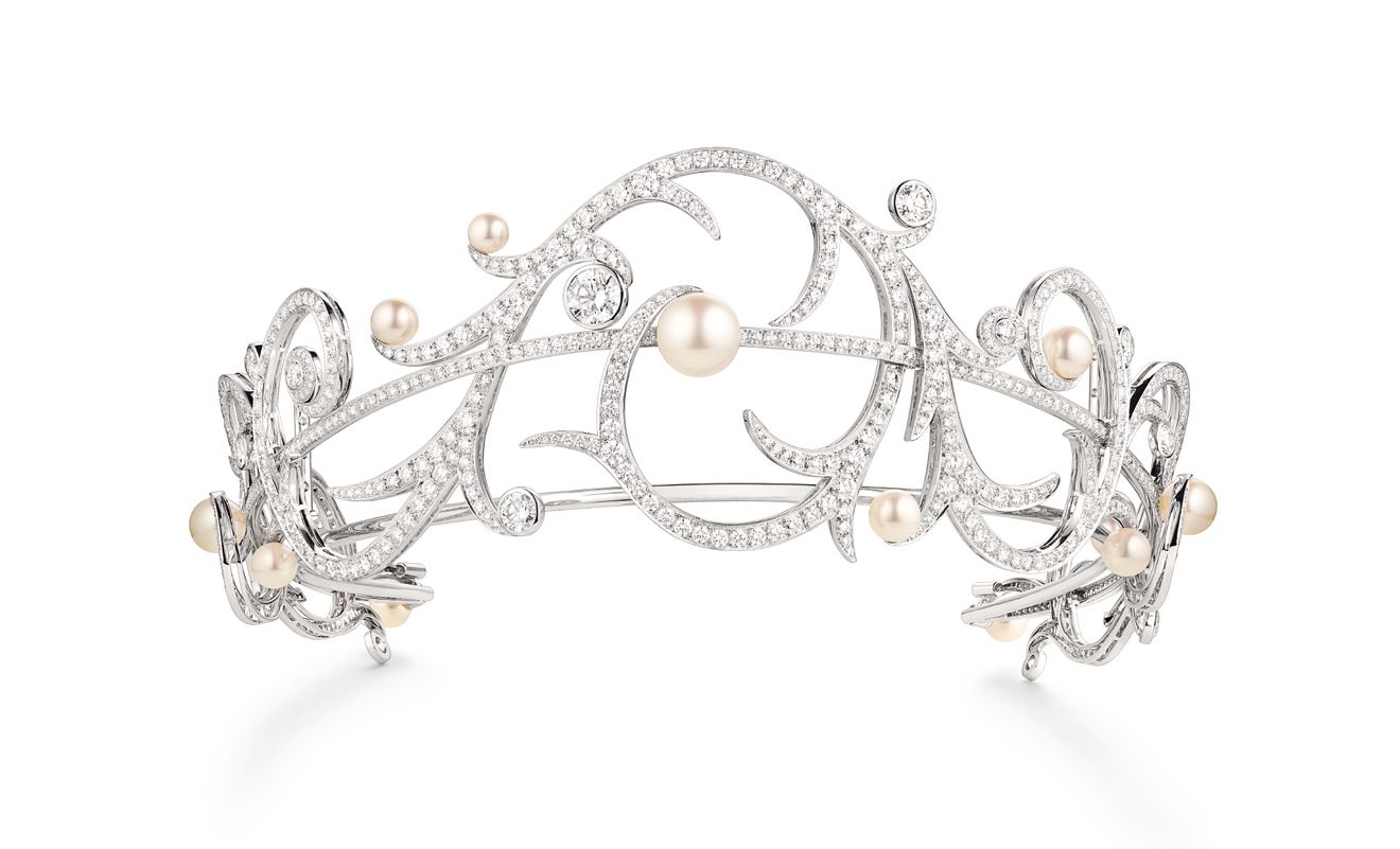 Valses d'Hiver冬季華爾滋白金冠冕by Chaumet。