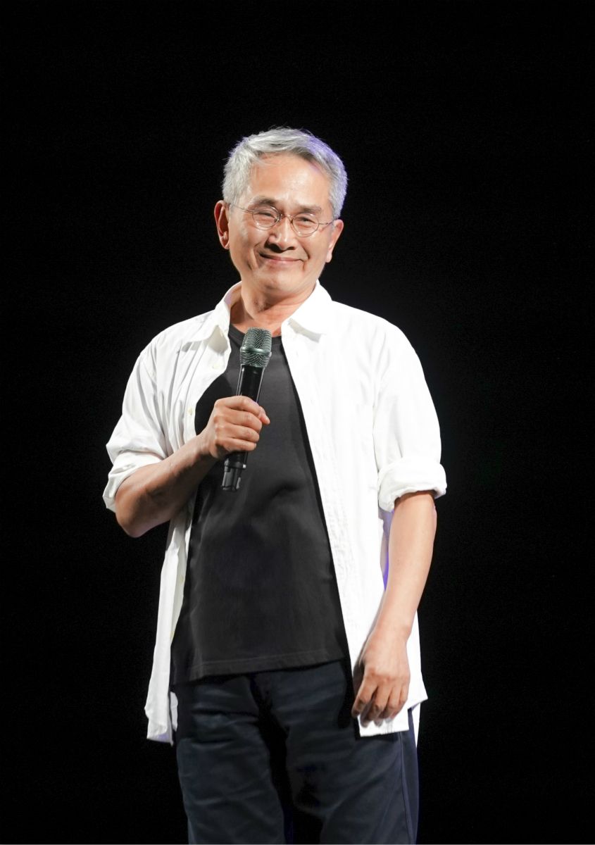 2019雲門舞集戶外公演 林懷民致詞:「 在這個特別的夜晚,請容懷民和雲門全體成員, 向過去四十多年來,支持,鼓勵雲門的各界朋友們誠摯道謝。」攝影-劉振祥