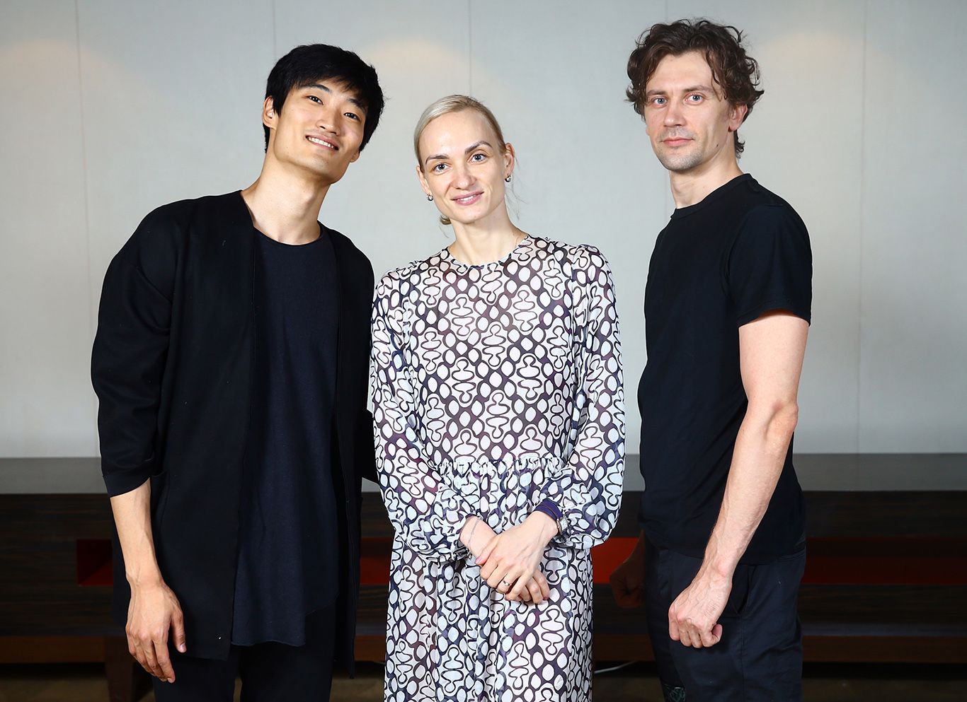 黃金陣容,左起:馬林斯基頂尖首席金基珉、聖彼得堡首席女伶Irina Kolesnikova、首席男舞者Dmitriy Akulinin