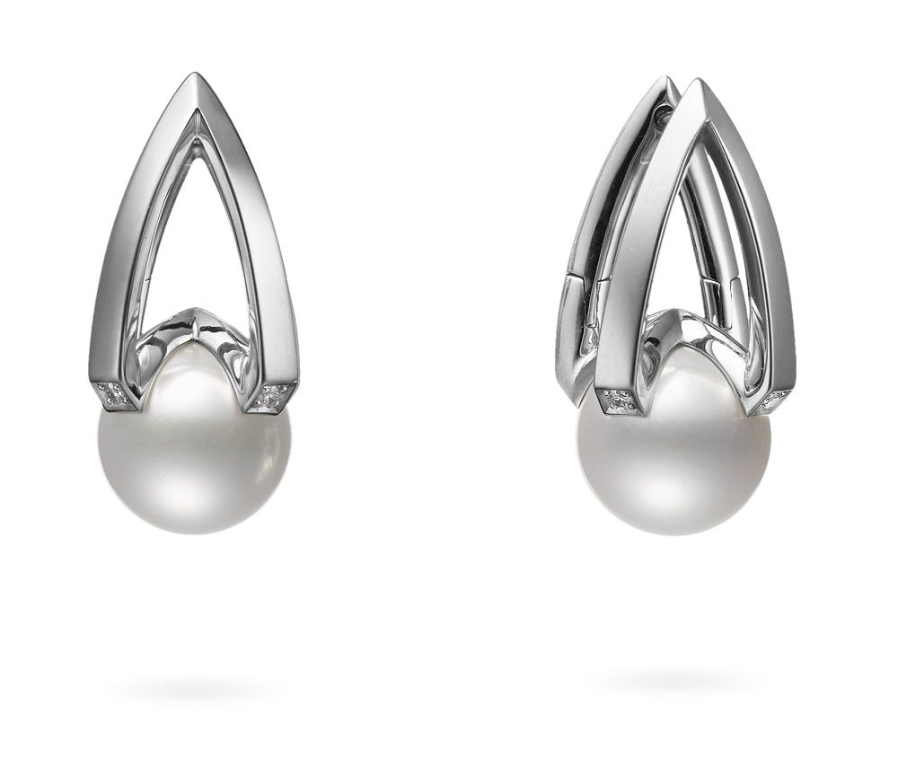 MIKIMOTO M Collection:18K白金、日本Akoya珍珠鑽石耳環