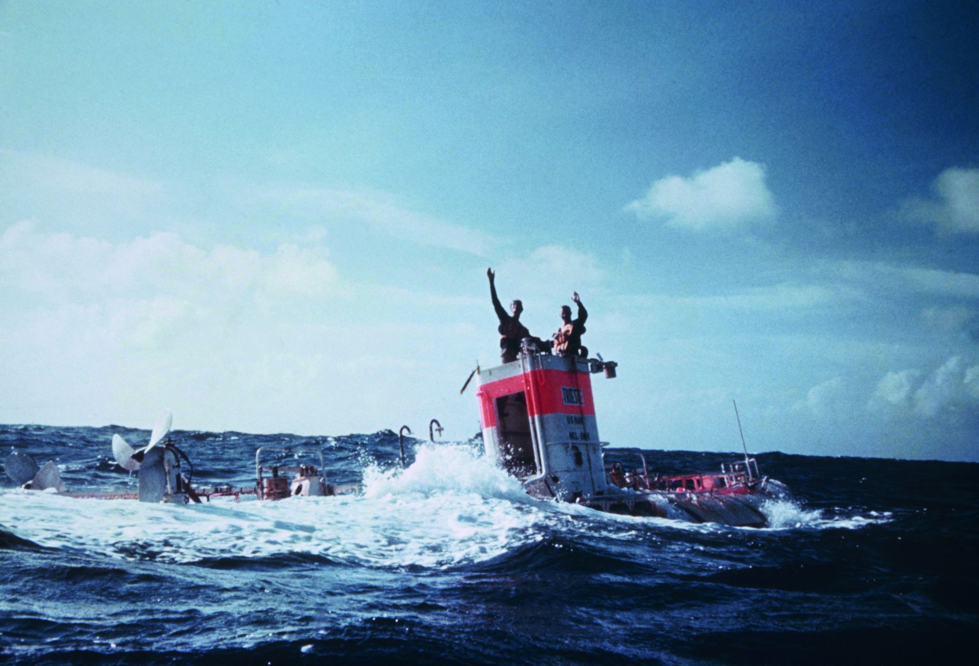 Swiss oceanographer Jacques Piccard and U.S. Navy Lieutenant Don Walsh made the first dive into the Mariana Trench, the deepest part of the worldâs oceans.