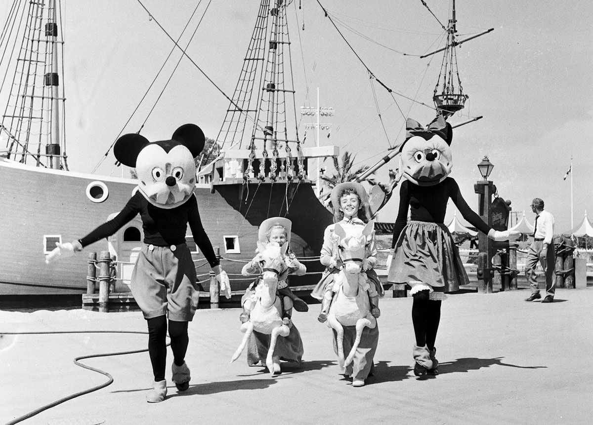 Disneyland opening, 17 July 1955.Anaheim; Orange; California; USA. (Photo by Los Angeles Examiner/USC Libraries/Corbis via Getty Images)