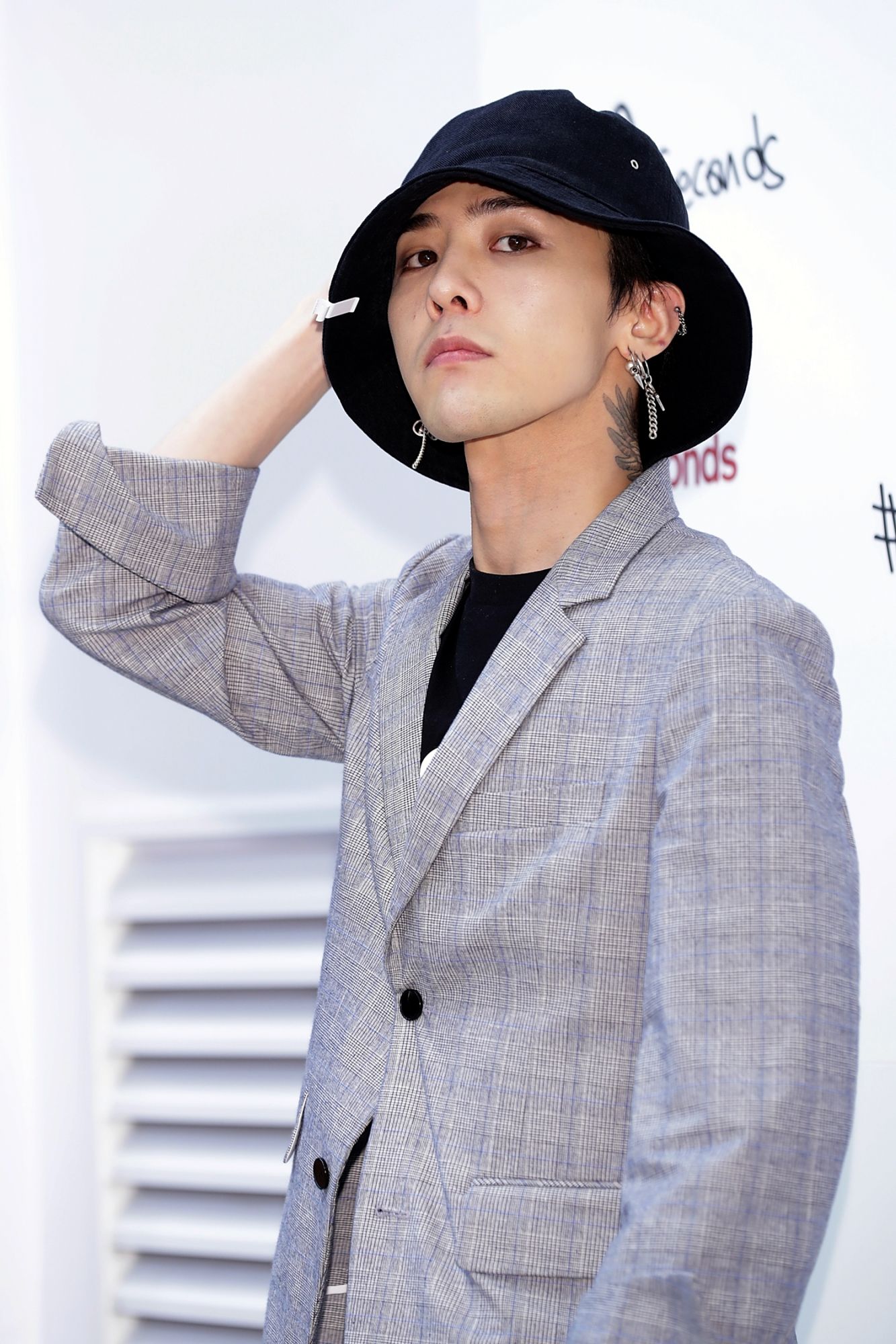 SEOUL, SOUTH KOREA - MAY 02:  G-Dragon aka Kwon Ji-Yong of South Korean boy band Bigbang attends the photocall for '8 Seconds X G-Dragon' Summer Collection Launch on May 2, 2017 in Seoul, South Korea.  (Photo by Han Myung-Gu/WireImage)