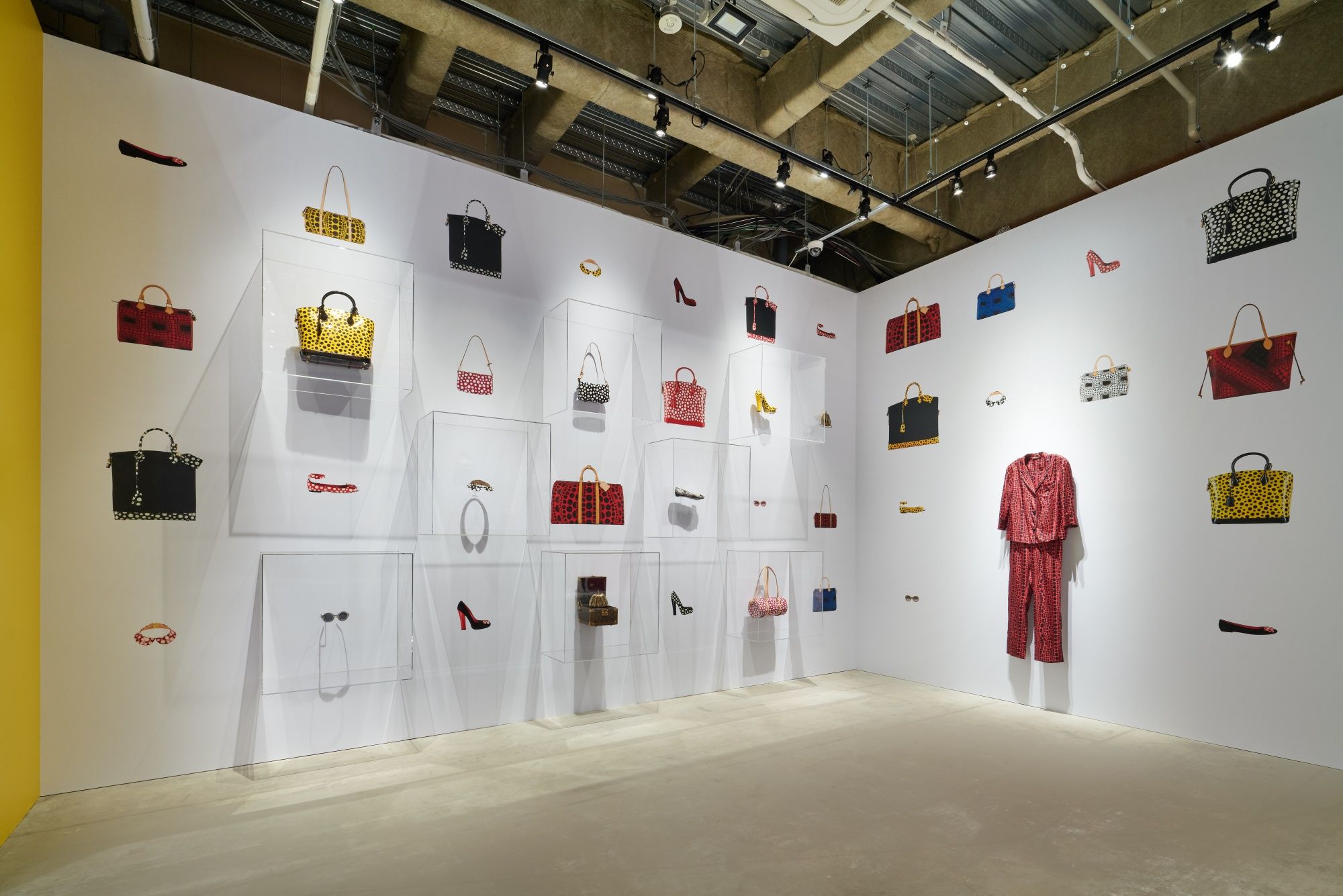Louis Vuitton &