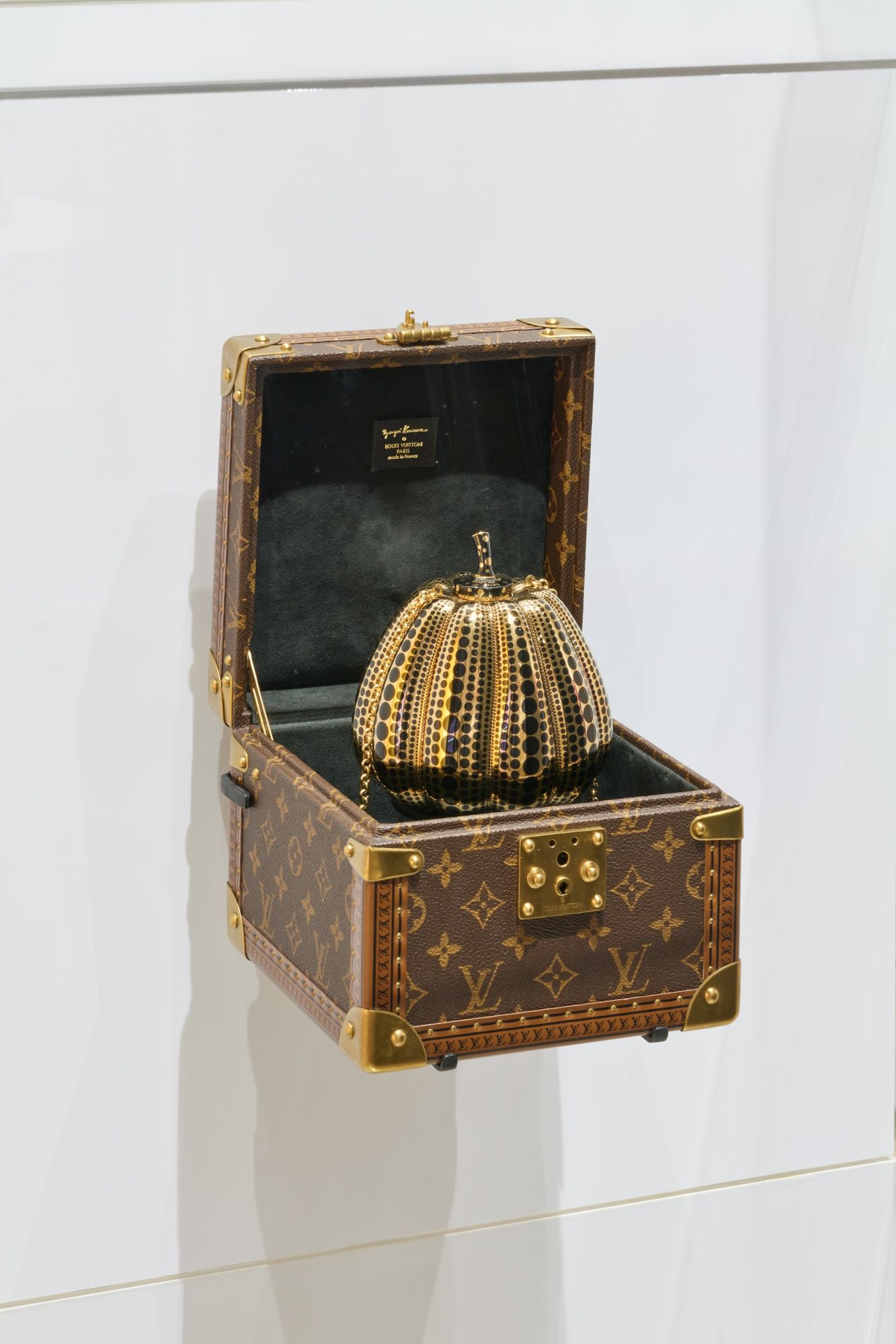 Louis Vuitton &