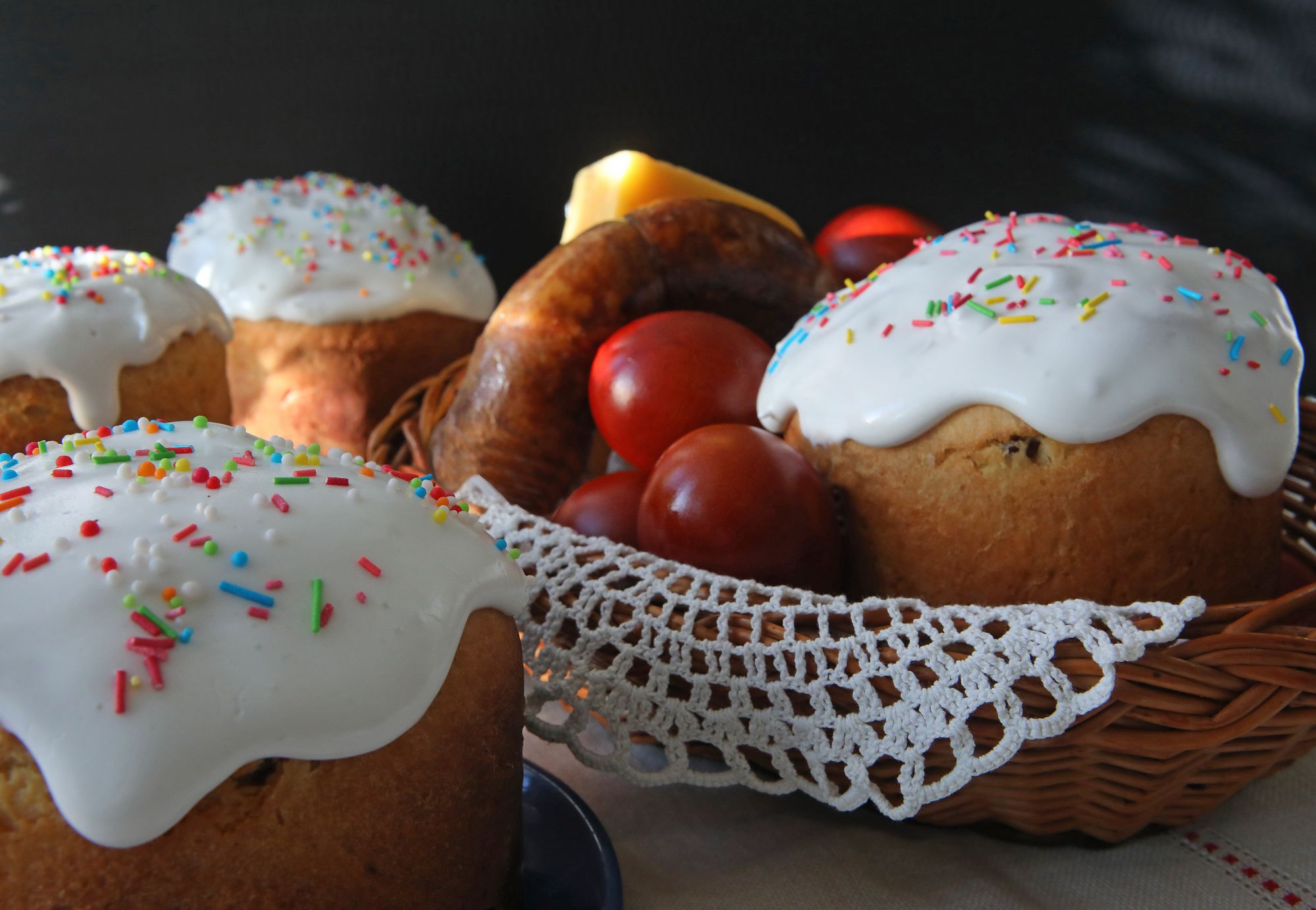 KHARKIV, UKRAINE - APRIL 18, 22020 - Paskas (Easter bread) and Easter eggs are pictured on Holy Saturday, Kharkiv, northeastern Ukraine. - PHOTOGRAPH BY Ukrinform / Barcroft Studios / Future Publishing (Photo credit should read Vyacheslav Madiyevskyy/ Ukrinform/Barcroft Media via Getty Images)