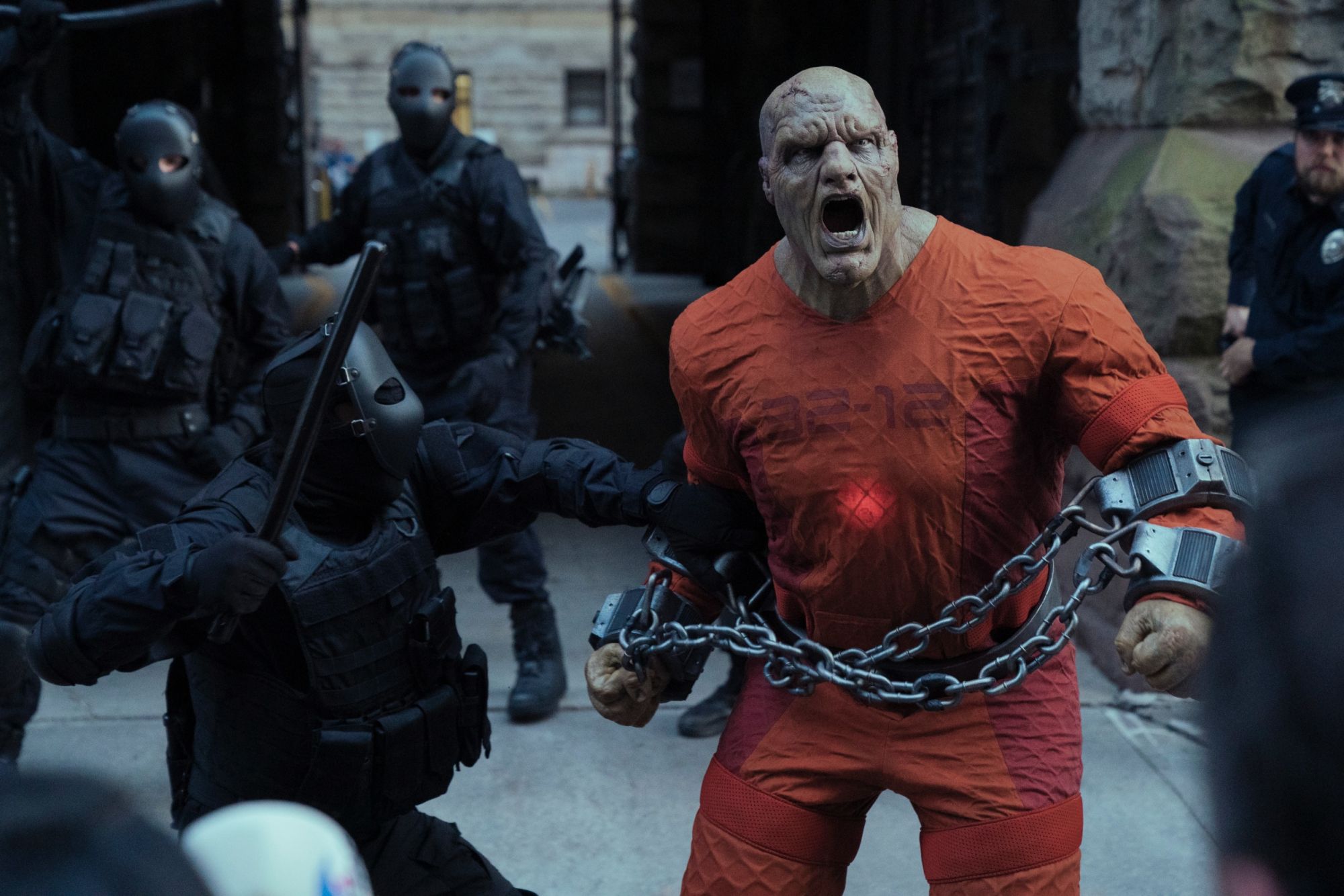 JUPITER'S LEGACY (L-R) TYLER MANE as BLACKSTAR in episode 1 of JUPITER'S LEGACY. Cr. STEVE WILKIE/NETFLIX © 2020