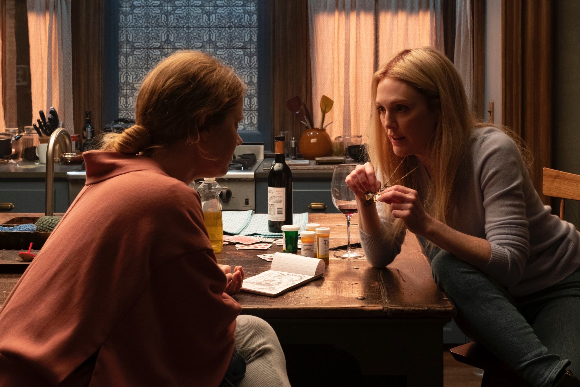 Woman in the Window (2021), L to R: Amy Adams as Anna Fox and Julianne Moore as Jane
