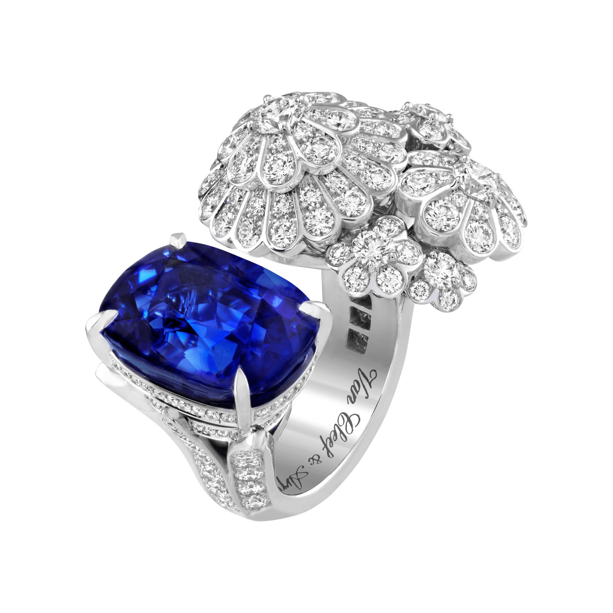 Bouquet céleste Between the Finger Ring. White gold, one cushion-cut sapphire of 16.34 carats (Burma), diamonds.