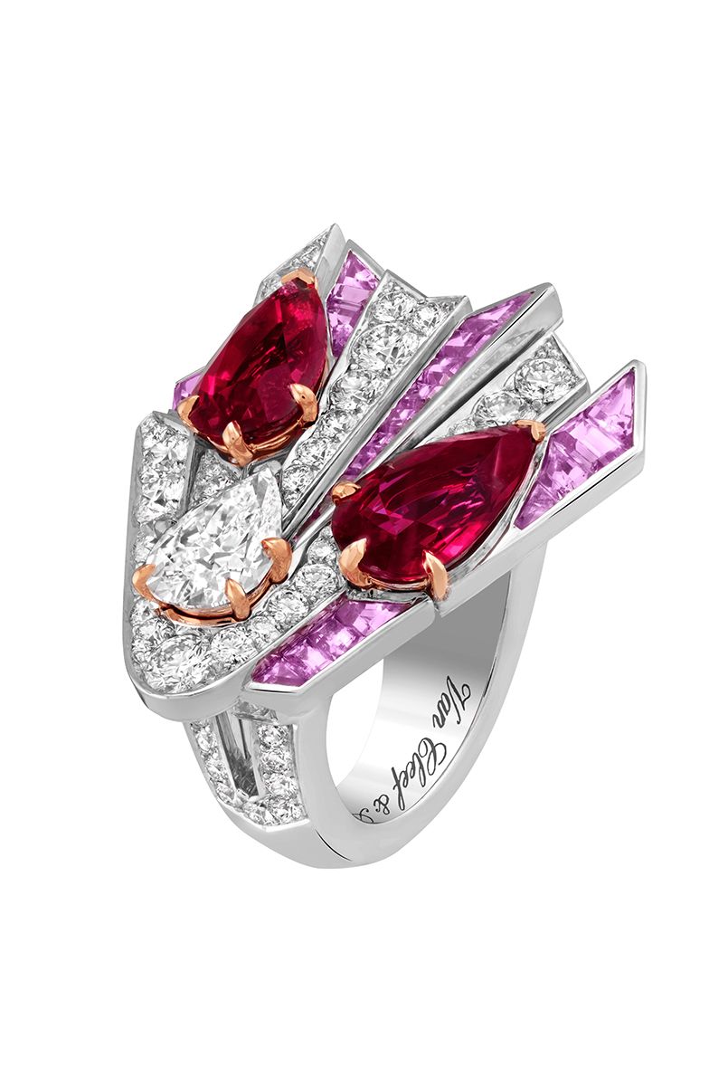 Donati ring. White gold, rose gold, two pear-shaped rubies of 3.11 and 3.07 carats (Mozambique), one pear-shaped DIF diamond of 1.42 carats, pink sapphires, diamonds.