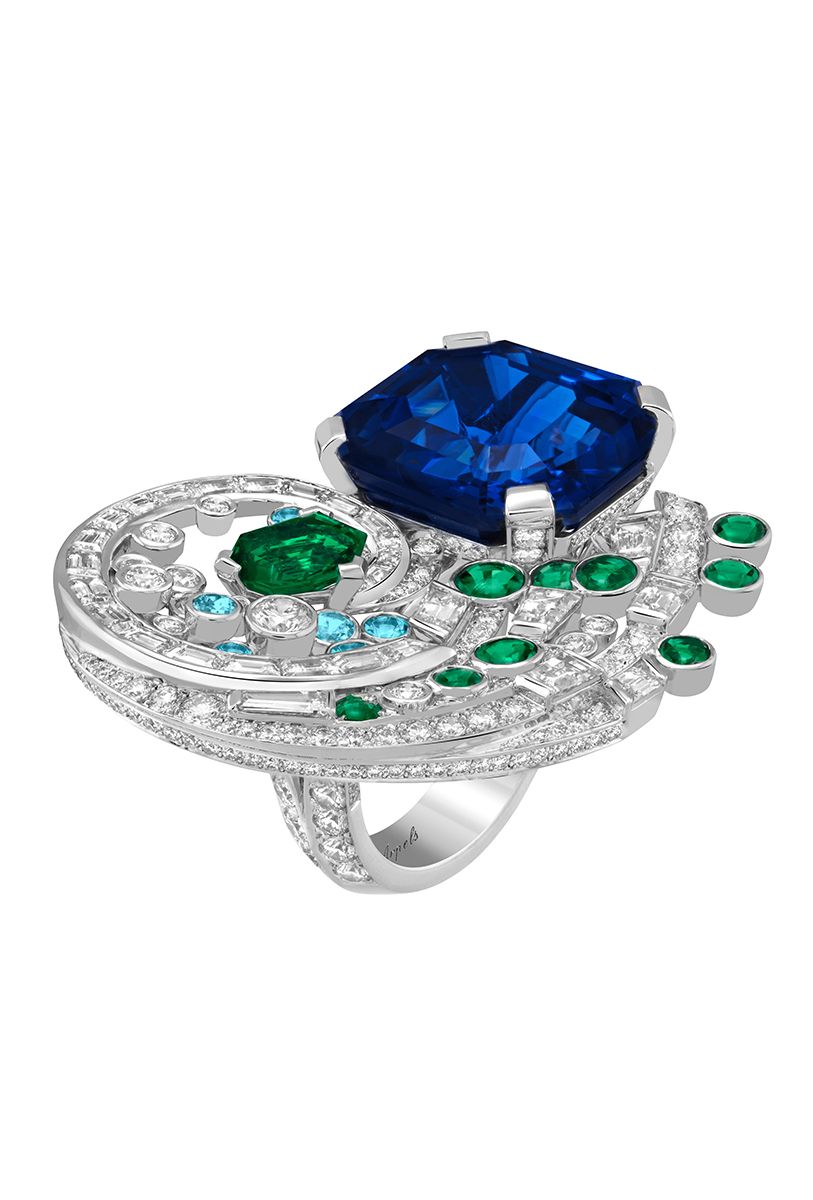 Iwamoto ring. White gold, one octagonal-cut sapphire of 26.41 carats (Sri Lanka), one hexagonal-cut emerald of 1.08 carats (Colombia), emeralds, green tourmalines, diamonds.