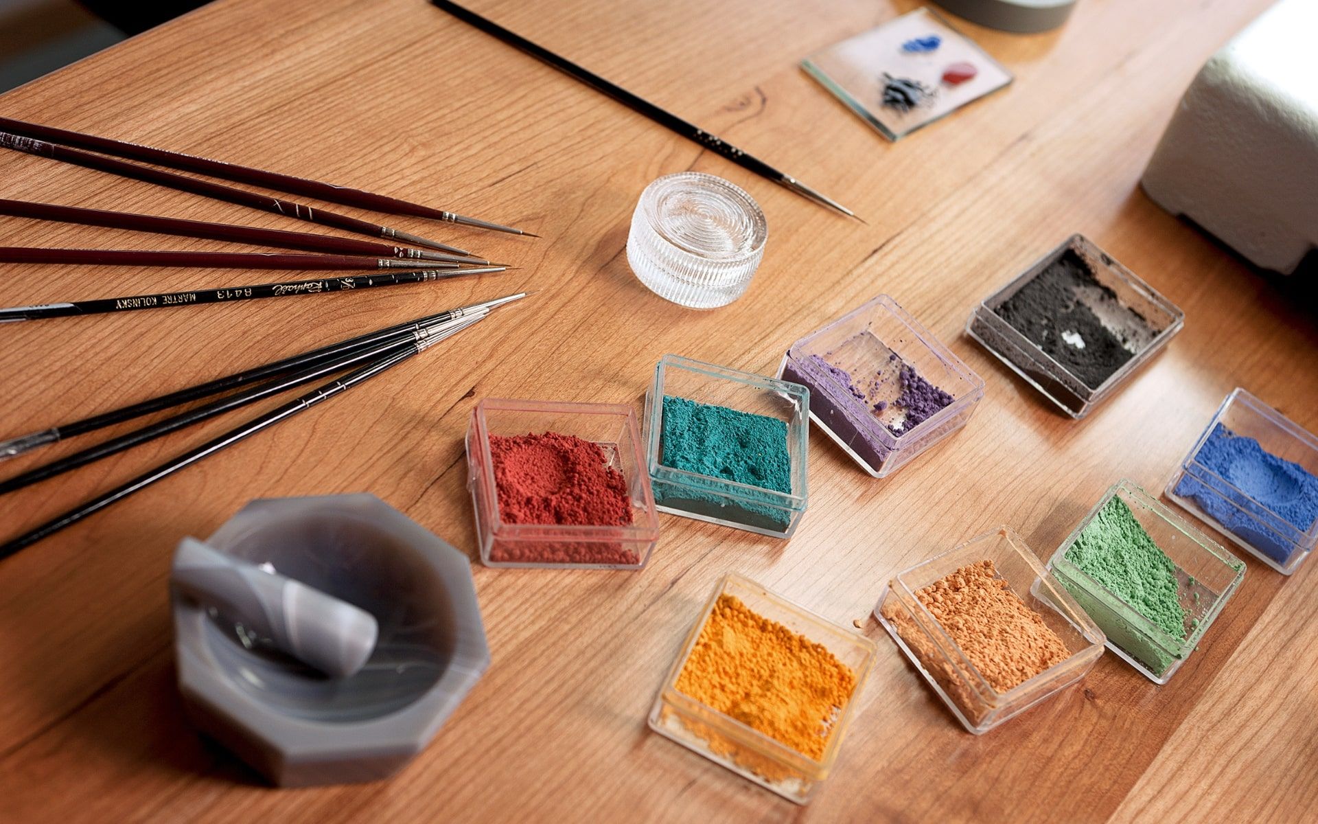 Enamel painting (Photo: Blancpain)