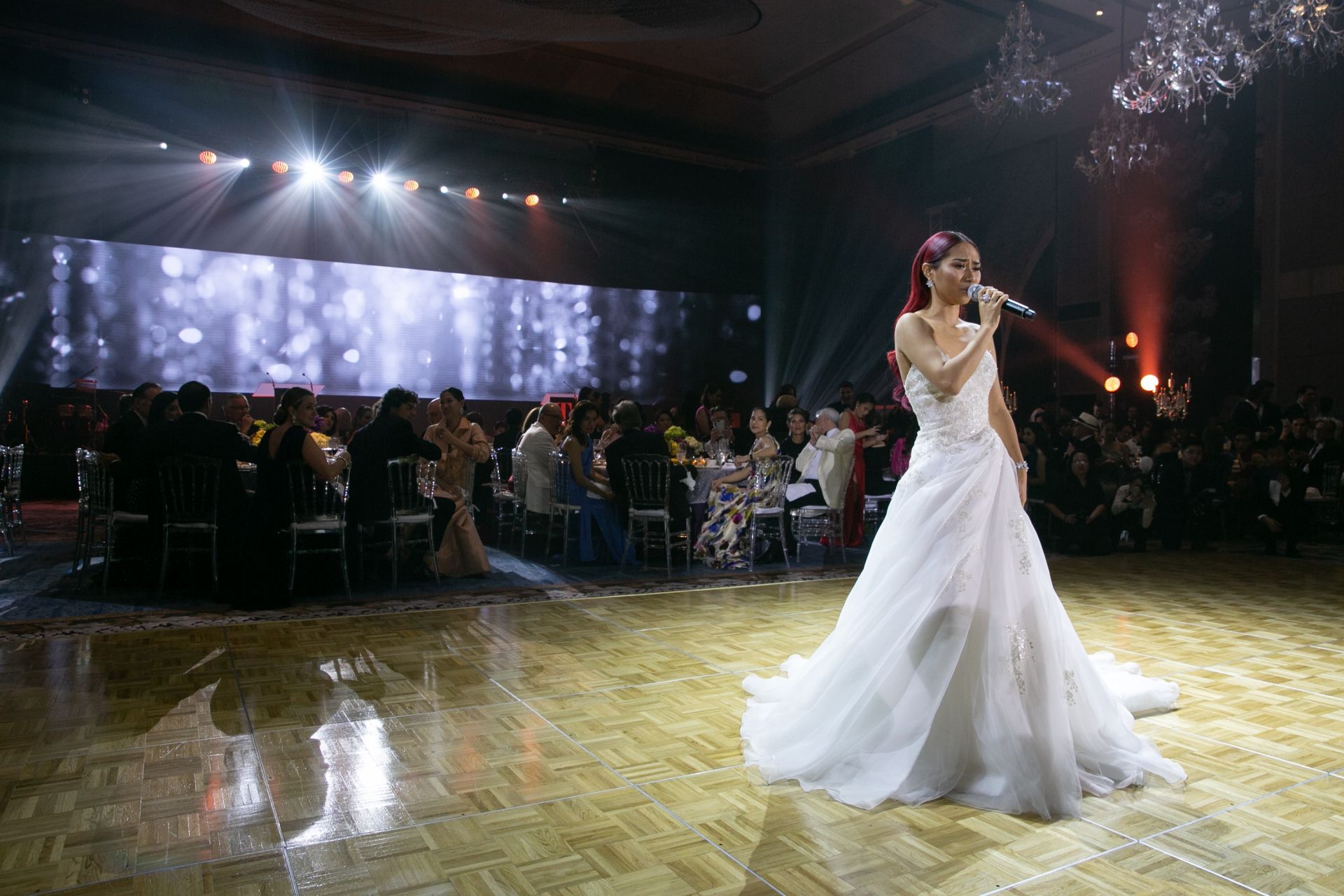 American Idol alumni Jessica Sanchez wows the crowd