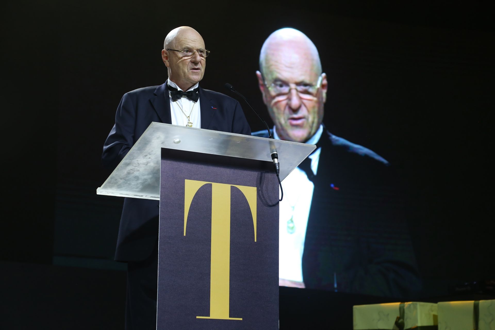 Jacques Branellec recalls the challenges that face the pearl farming industry and thanks all their supports