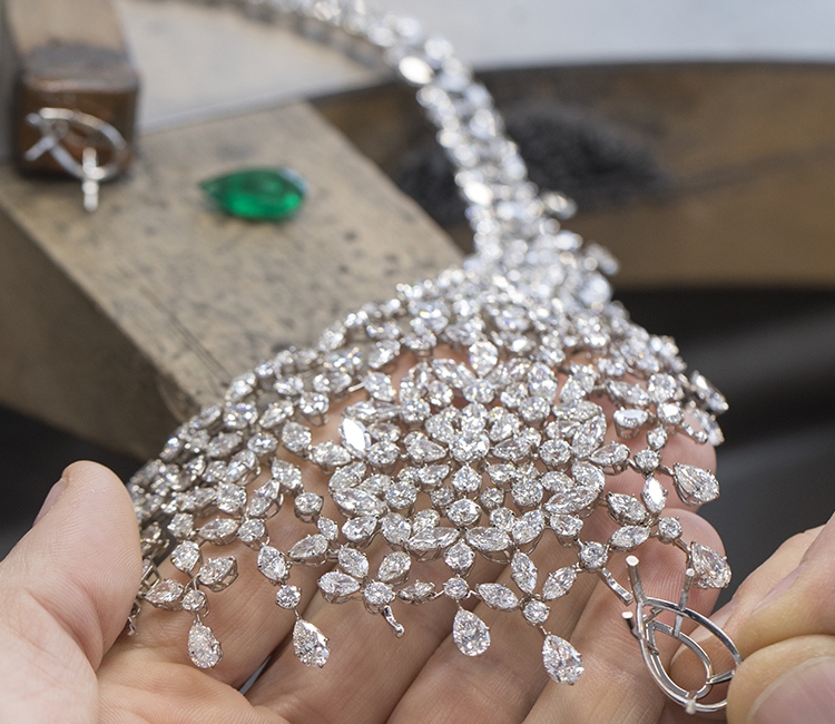 6 HighEnd Jewellery Brands That Provides Excellent Cleaning & Care