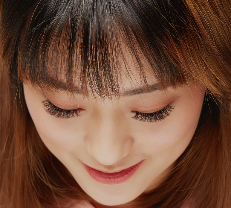 Thinking Of Getting Eyelash Extensions? Visit These 6 Studios In