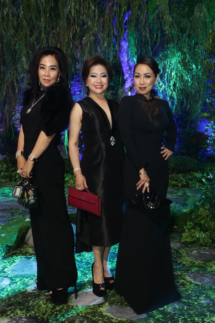 Yenti Marcos, Melia Olivia, Fanny Iskandar