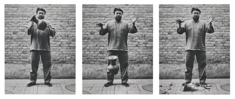 27123637-AiWeiwei2CDroppingaHanDynastyUrn2C1995.Threegelatinsilverprints2C148x121cmeach.CourtesyAiWeiweiStudioC2A9AiWeiwei_resized_2000x844.jpg