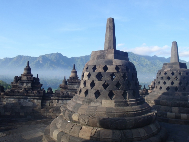 borobudur-2145419_960_720.jpg