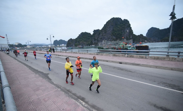 29233711-halongbay-24799575-924721814342936-5842727275743867798-o_article_2000x1213.jpg