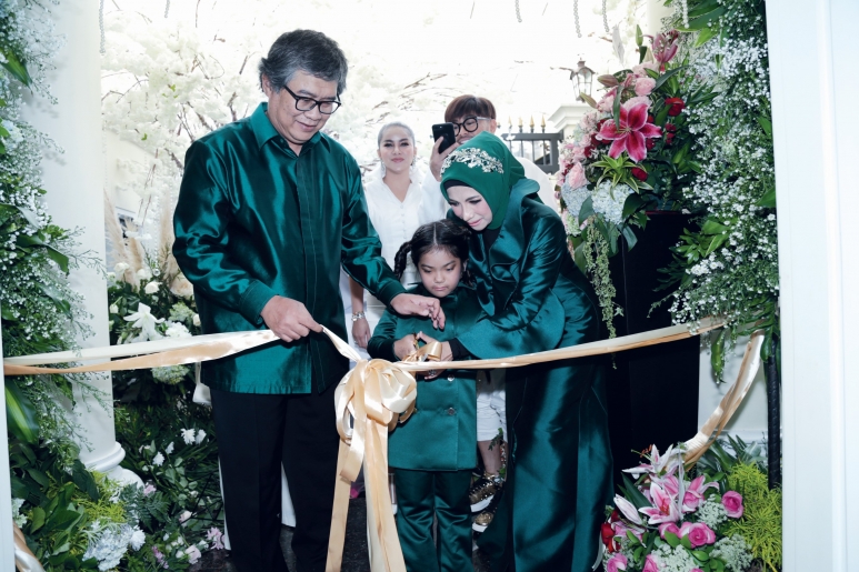 Drg. Devya Linda Celebrates Her Birthday And Introduce Her New Clinic ...