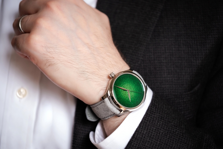 Endeavour Centre Seconds Concept Lime Green.jpg