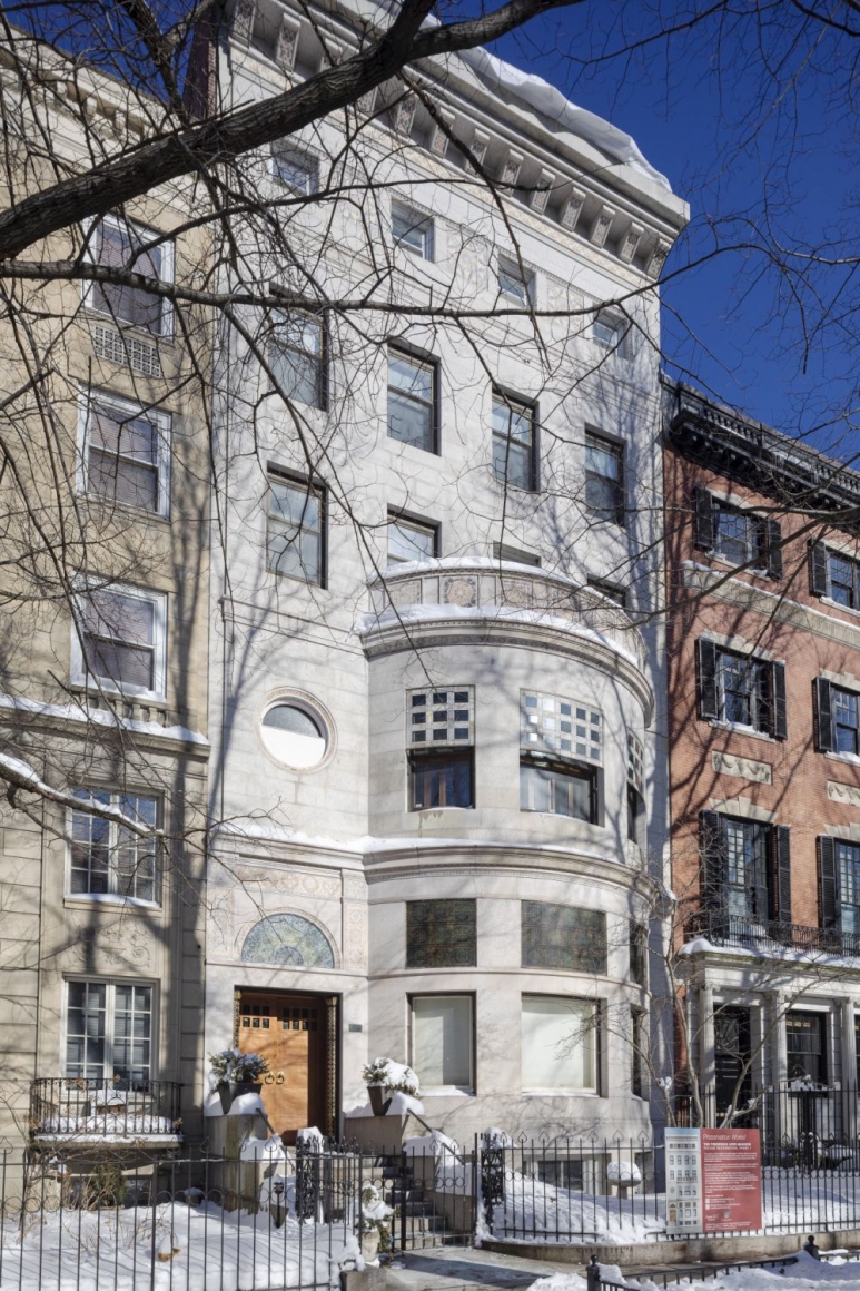 08141011-w32-ma3594-ayermansion-6r_cover_1000x1500.jpg