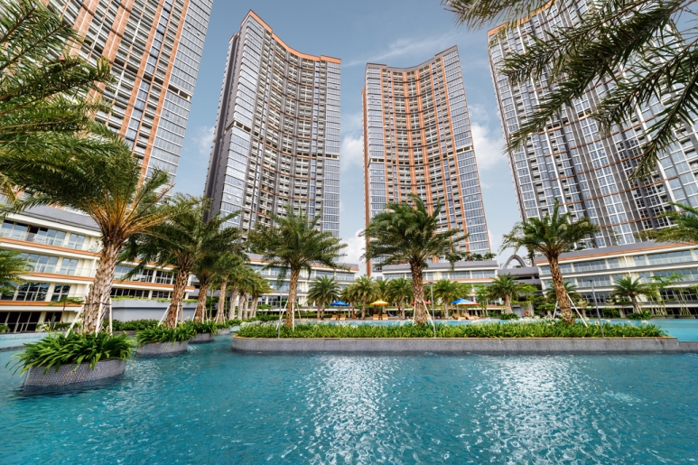 Outdoor Pool 2 (1) (1).jpg