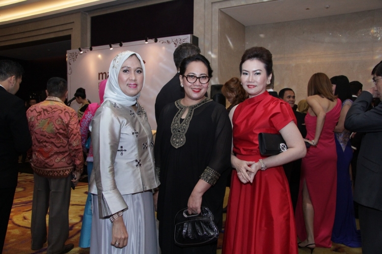 Rina Umar Wirahadikusumah, Ninoek Augustina Evayani, Elina Wirjakusuma