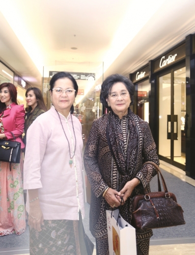 Halida Hatta and Meuthia Hatta Swasono