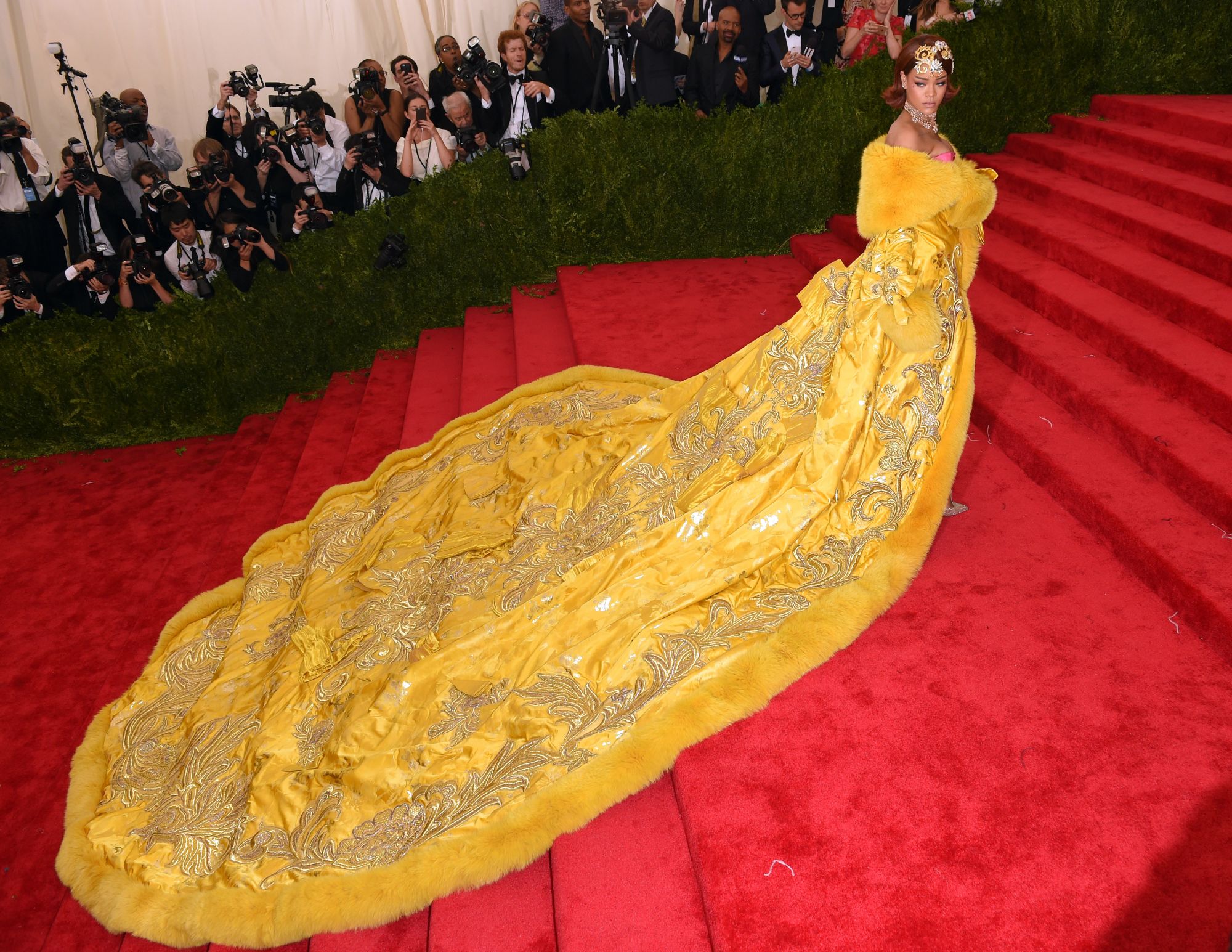 NEW YORK, NY - MAY 04: Rihanna attends the "China: Through The Looking Glass" Costume Institute Benefit Gala at Metropolitan Museum of Art on May 4, 2015 in New York City. (Photo by Karwai Tang/WireImage)