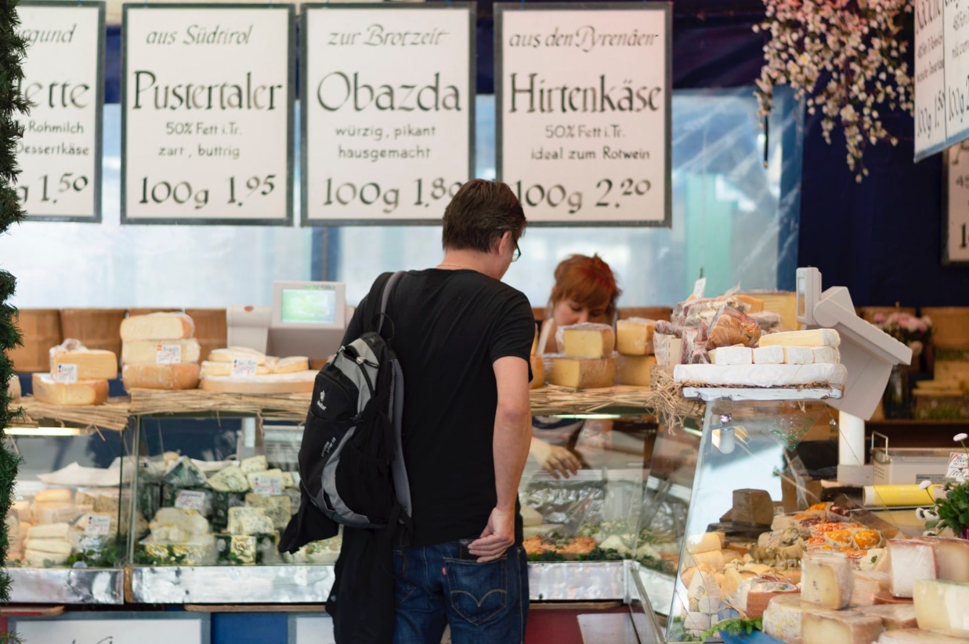 Viktualienmarkt Munich | Photo Sarah Donovan Unsplash