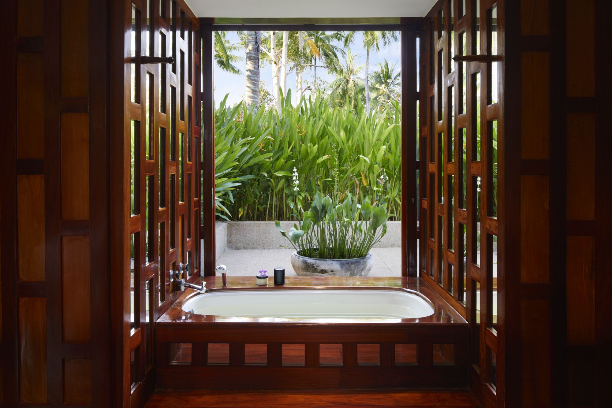 Amanpuri, Thailand - Accommodation, Villa 17, 4-Bedroom Ocean Villa, Bathtub