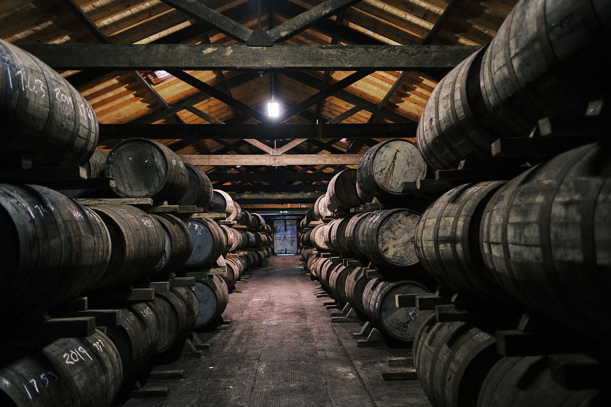 Fettercairn whiskies are aged in ex-bourbon American white oak casks