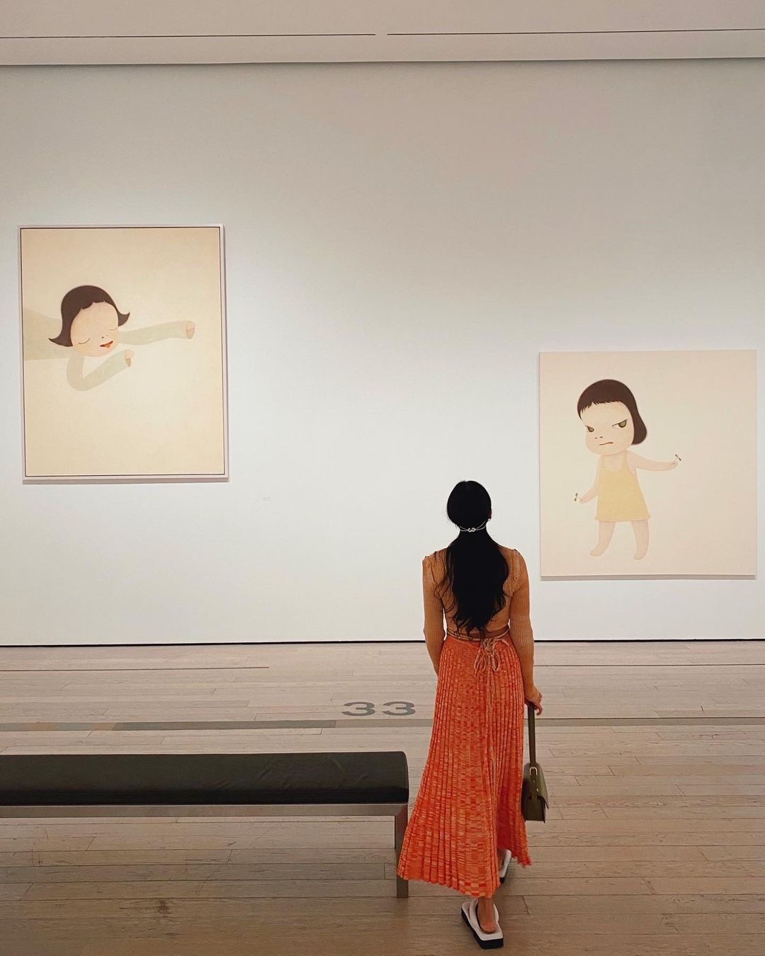 Bea Soriano Dee At A Gallery