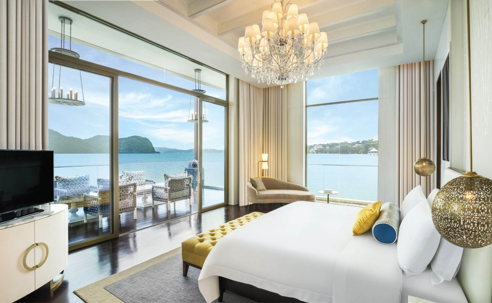 Sunset Royal Villa Master Bedroom (Photo: The St. Regis Langkawi)