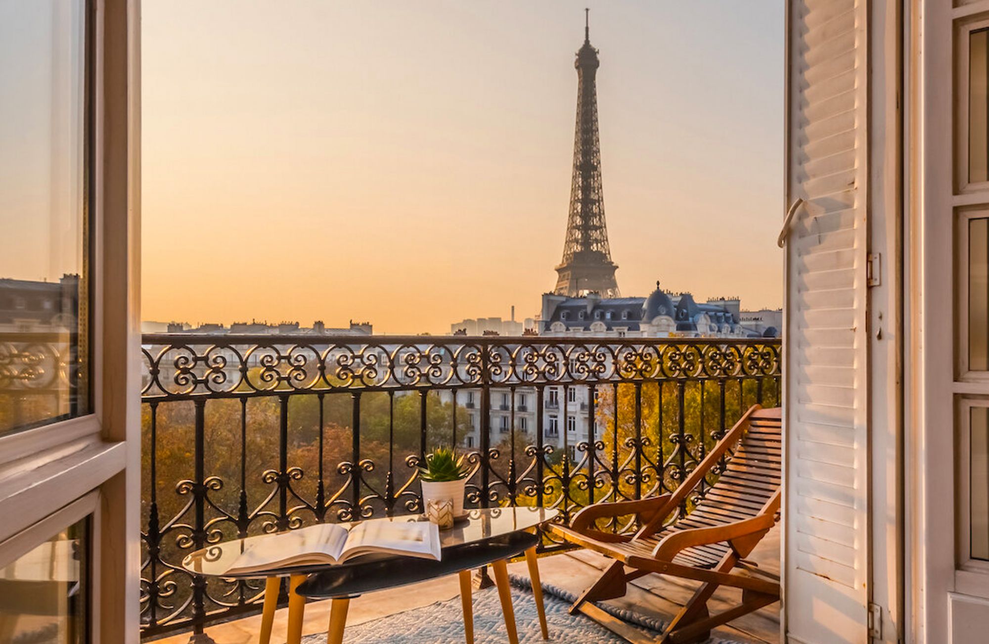 The Parisian Agency follows the Kretz family and their luxury real estate business (Photo: Courtesy of Netflix)