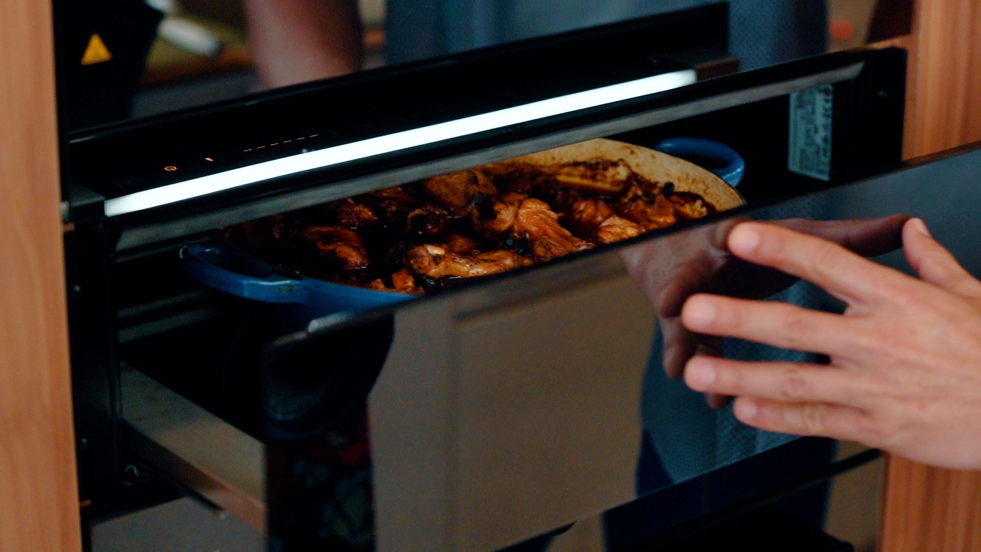 The V-ZUG Warming Drawer conveniently keeps meals warm when DeCruz's guests and loved ones are running late