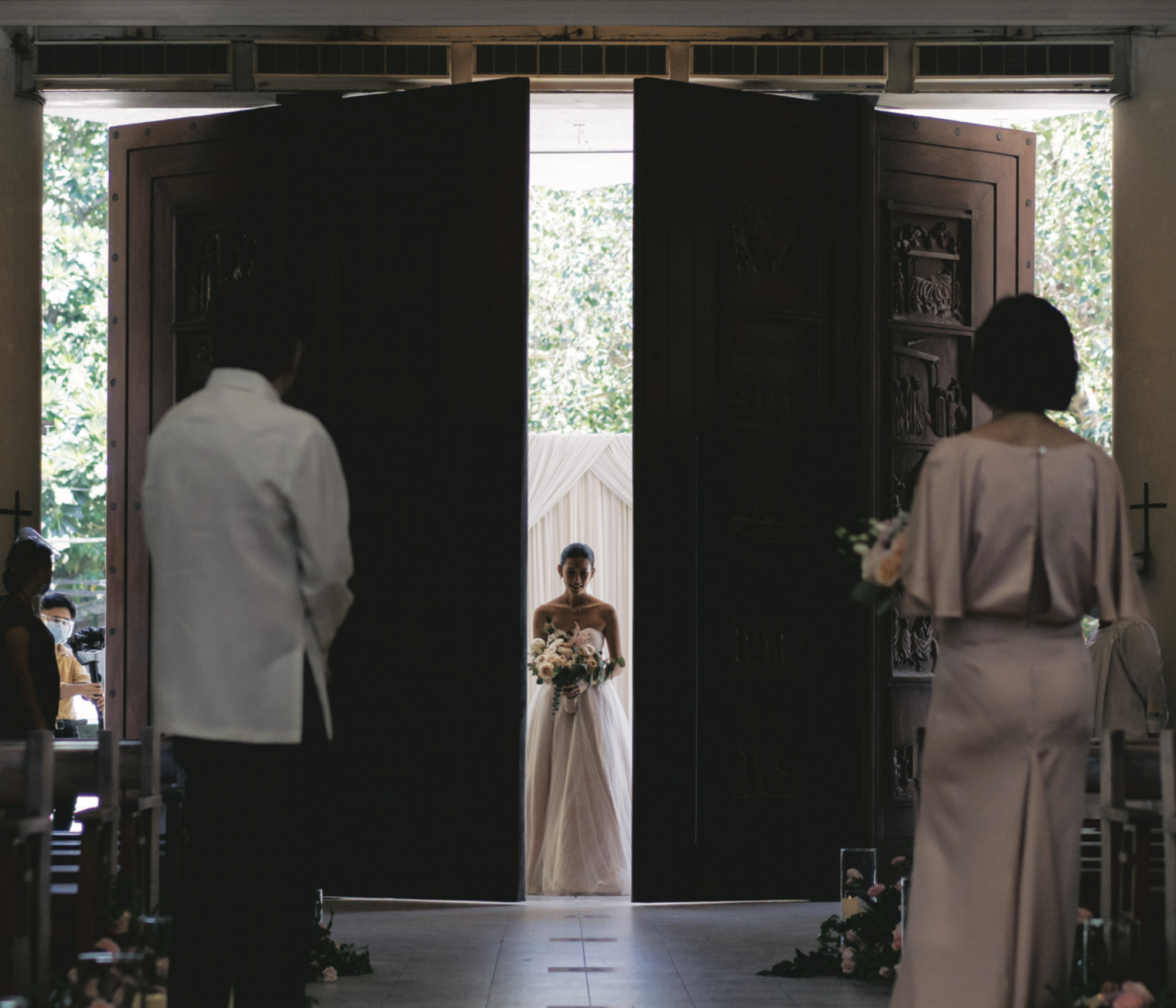 A dramatic entrance for the bride