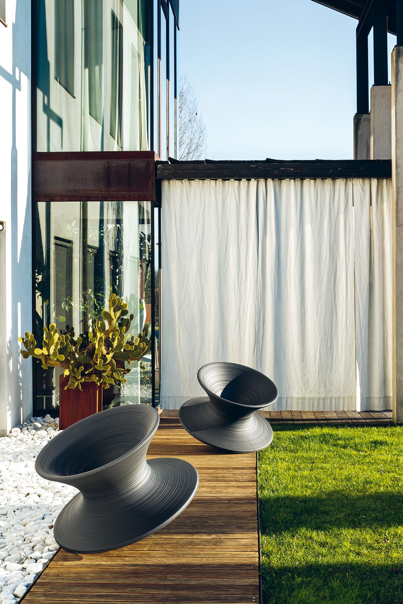 Magis Spun rotating chair | Photo from CWC Interiors