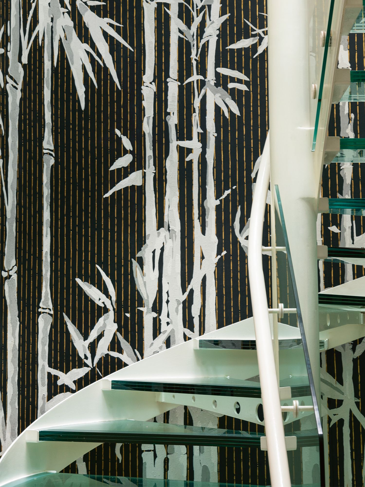 De Gournay x Kelly Hoppen Kumu wallpaper, from degournay.com