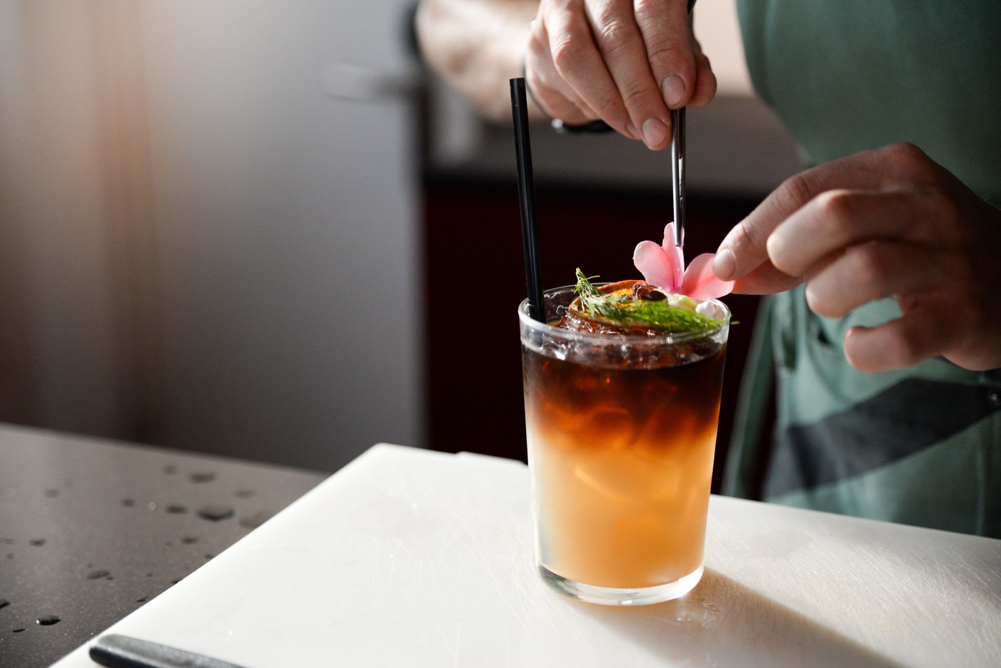 Mixel provides you with cocktail recipes and lets you play bartender at home (Photo: Unsplash)