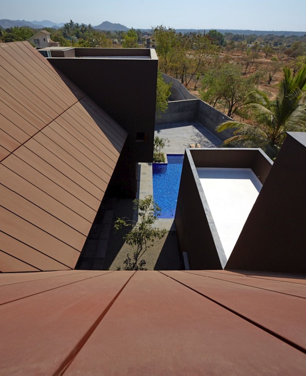 由SRDA 設計,位於印度Alibag 的Shadow House。照片:Edmund Sumner (Thames & Hudson 提供)